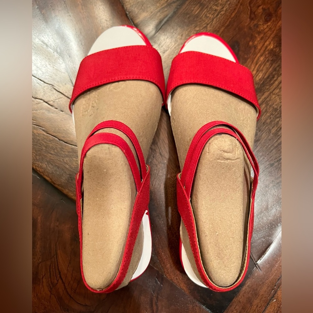 Life Stride - New In Box - 8 Wide - Yolo Red Wedge Sandle - Picture 9 of 10
